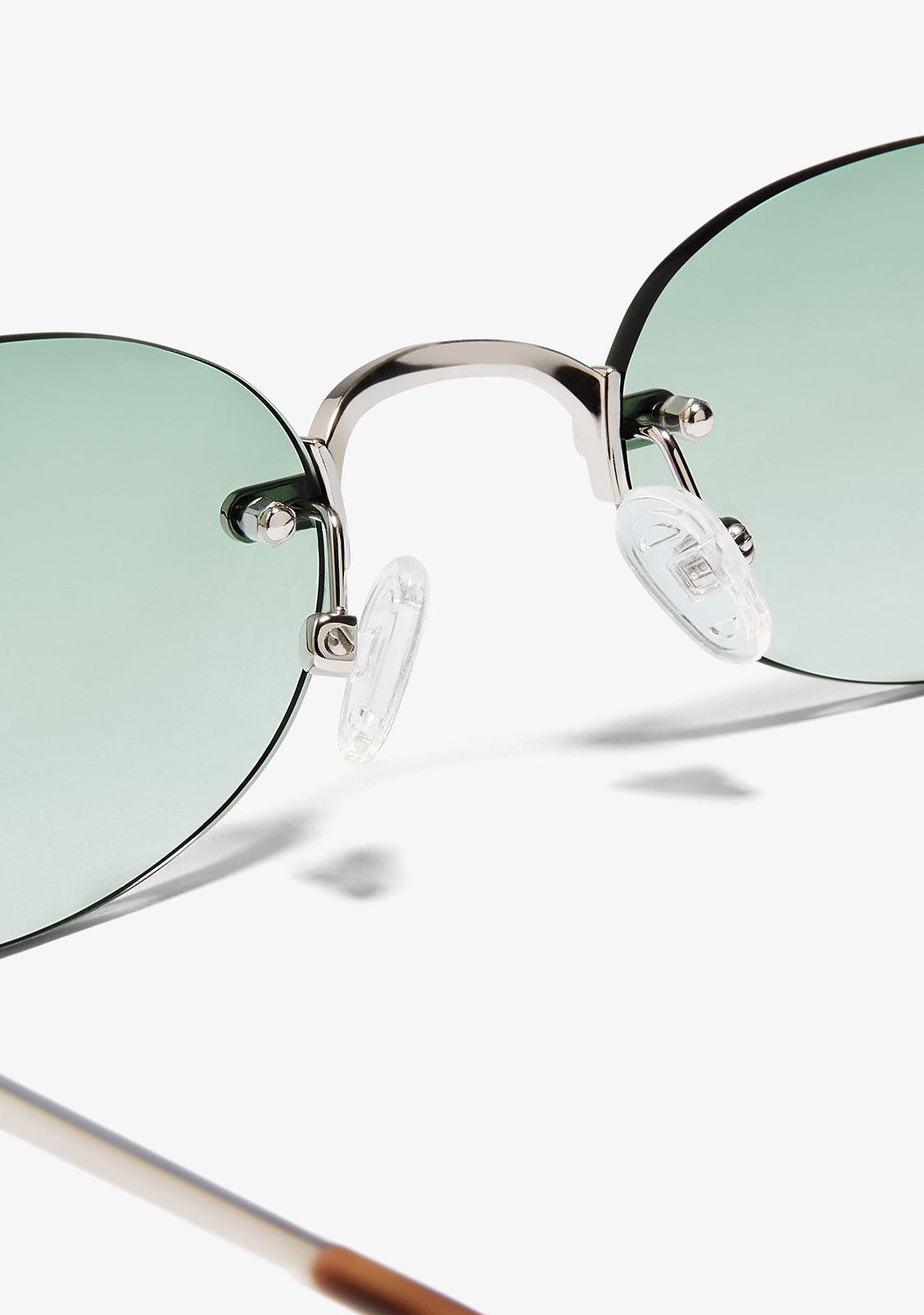 Smith Oval Silver / Gradient Green Luxury-Glass™